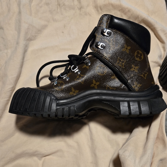 Louis Vuitton Ruby Ranger - Monogram - Picture 9 of 14